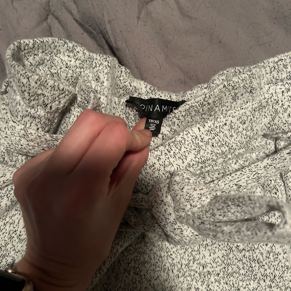 Grey paper bag skirt - Picture 2 of 2